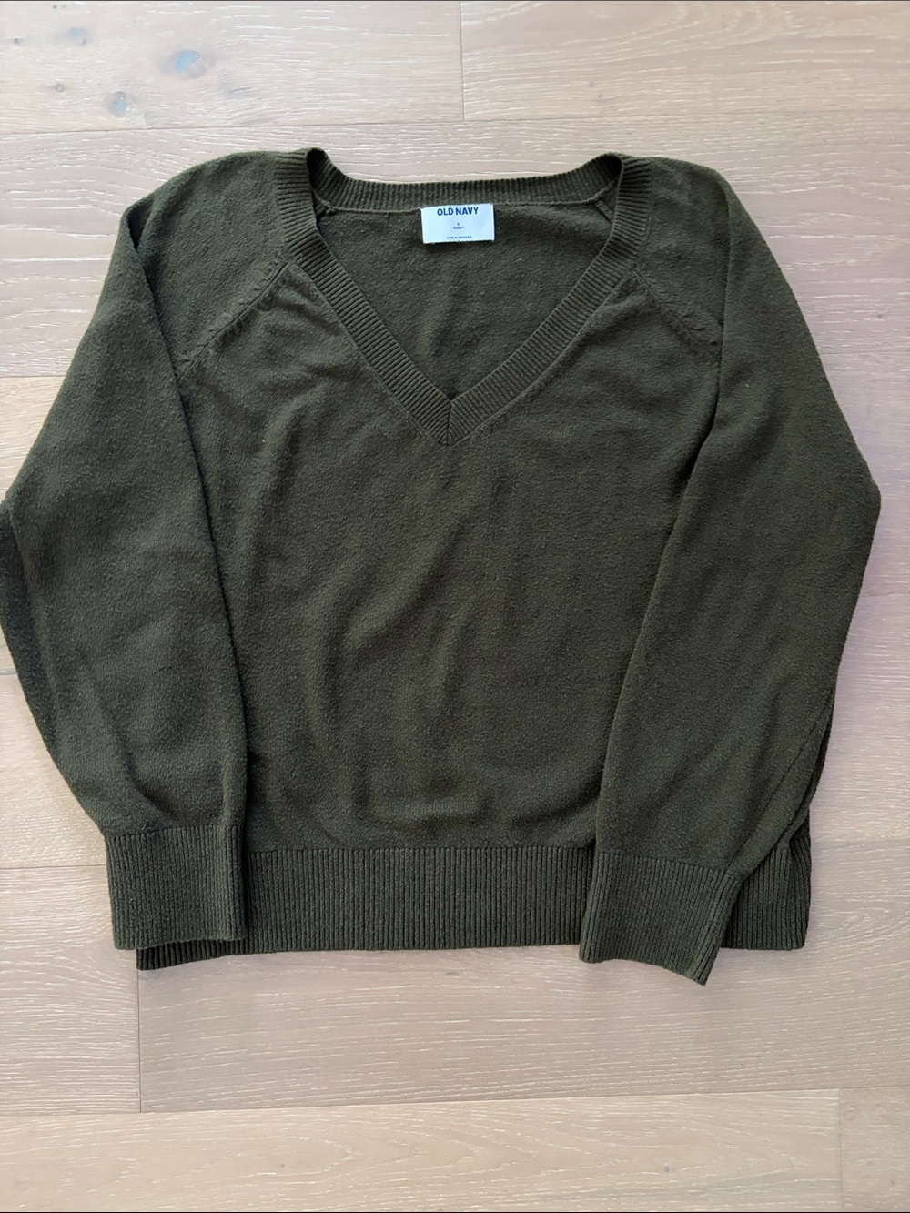 Old Navy Women’s V-Neck Sweater in Olive Green